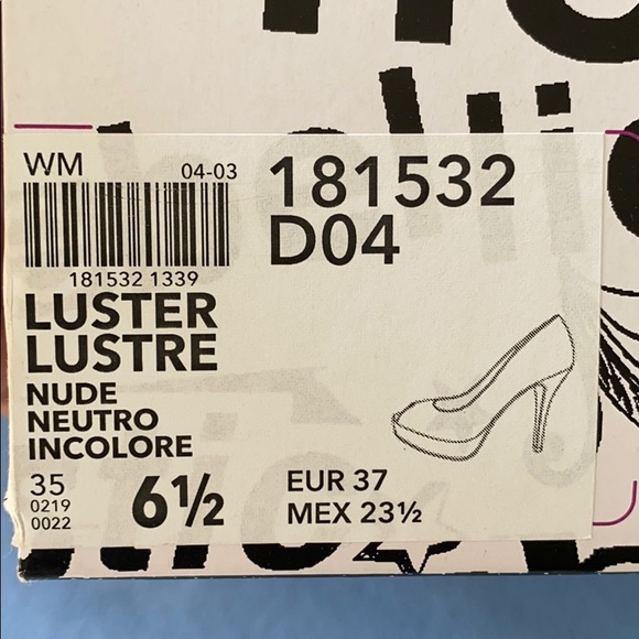 Badge Heels - Picture 5 of 5